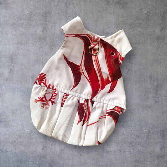 Linen bib with very elegant marine print